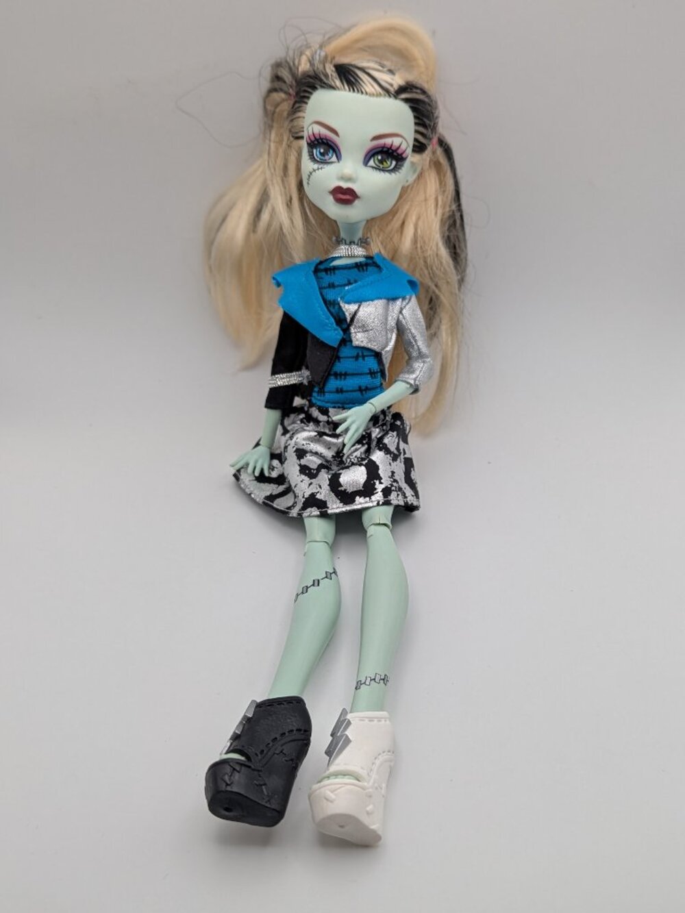 2013 Monster High Power Ghouls Voltageous Frankie